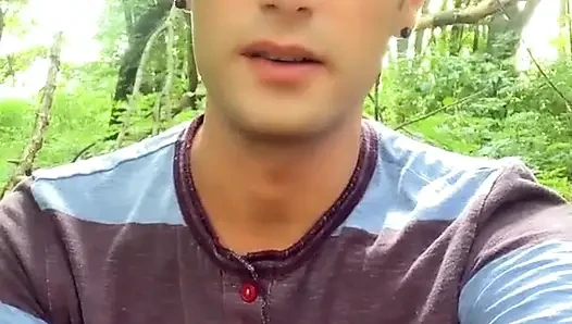 Twink uzun sesli ve ıslak osuruk - açık havada