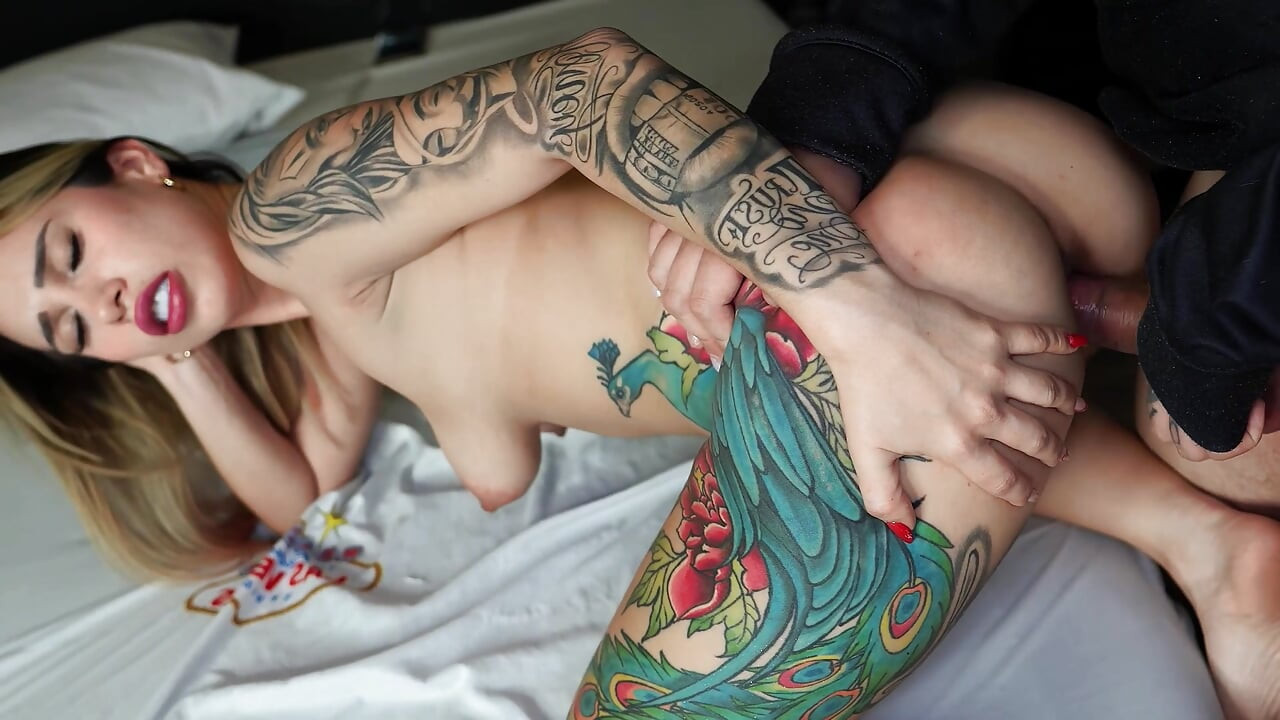 FUCKING A FAN, take off your condom and cum inside me. ZactheCuckold