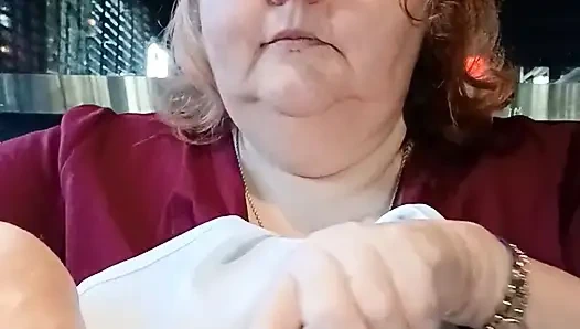 Saç tıraşı aldıktan sonra özel akşam yemeği