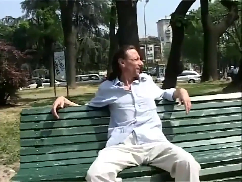 Seksi sarışın orta yaşlı seksi kadın amcık sikişiyor