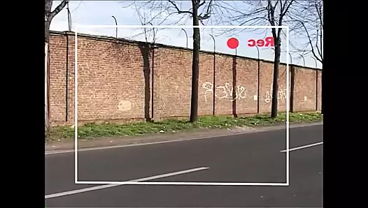 Trucker holt schöne MILF ab, fickt ihren arsch mit Kondom und kommt auf ihren bauchnabel