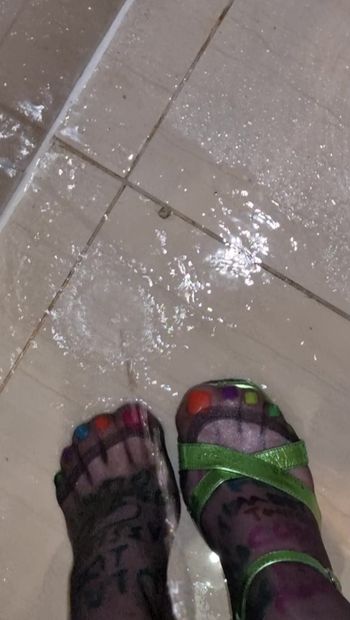 Let me know if my sissy slutty nylon feet getting drenched in piss make you hard