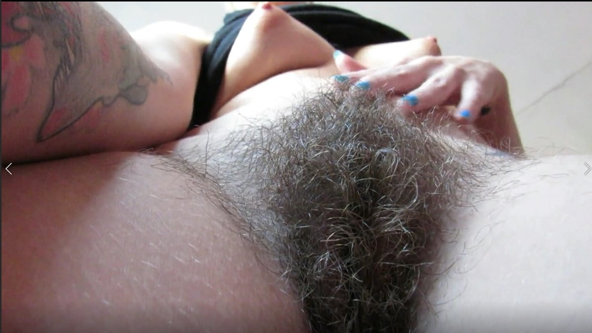 Amateur Girl Playing With Her Huge Bush – Hairy Pussy!