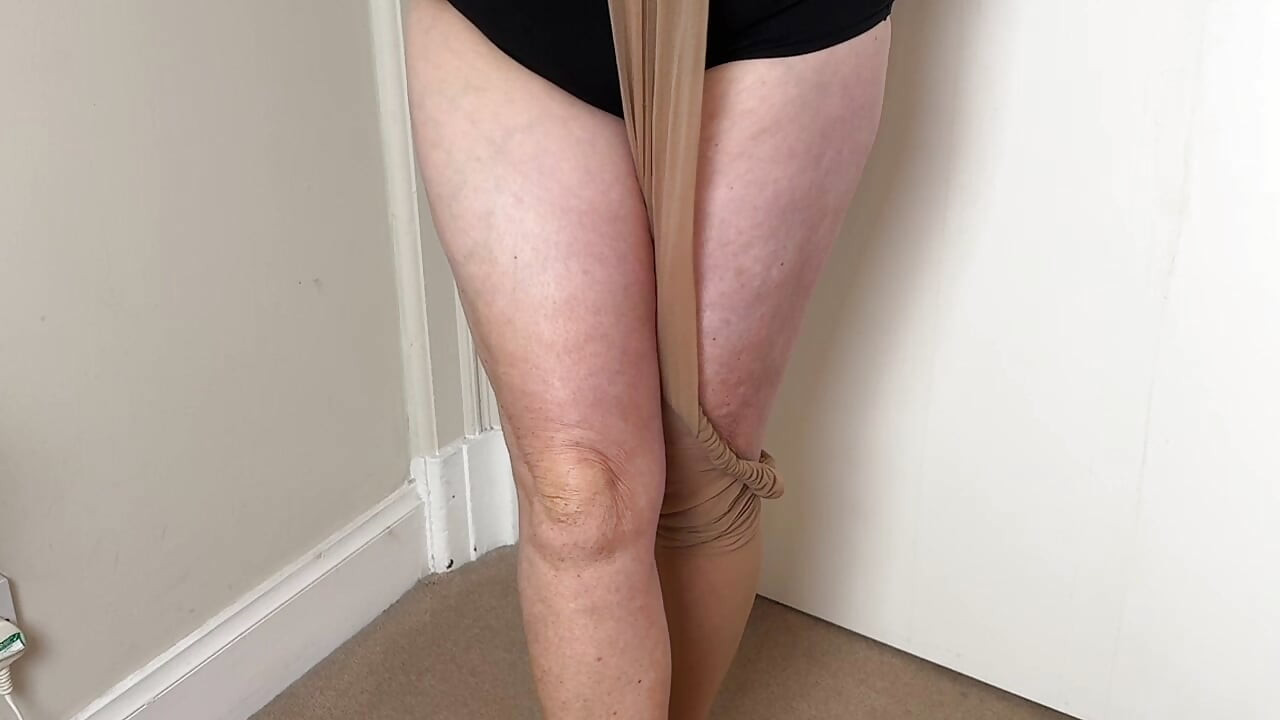 Mrs Mature Feet Tan Tights Black Panties 502