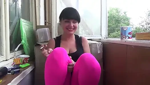 Kate smoking in tight pink legging