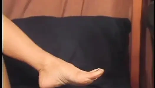Gadis rambut merah nyepong kontol dan jilat memek