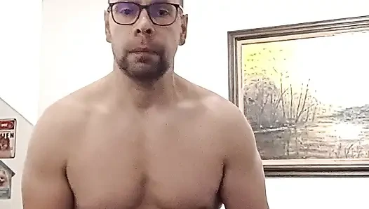 Vücudumun kaslı olmaya başladığı bir sergiden sonra elimde çok kalın
