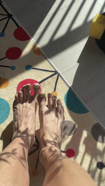 pretty toes