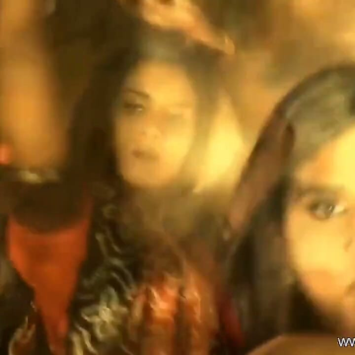 Pretty Indian babe is showing her perfect body