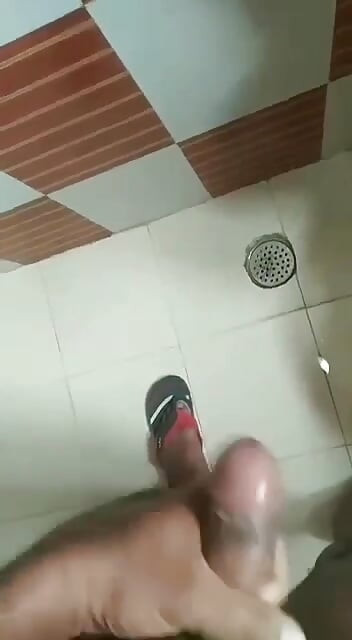 Bathroom Mai Muth Mara