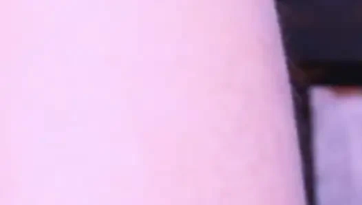 Dia menunggangi perlindungan tanpa kondek