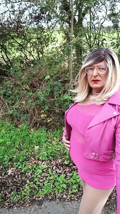 Sexy Crossdresser kellycd2022 out in my vw for the first time in my pink bodycon dress pantyhose and heels