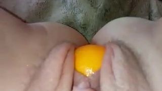 Bbw puta ninfómana dando a luz una naranja 1