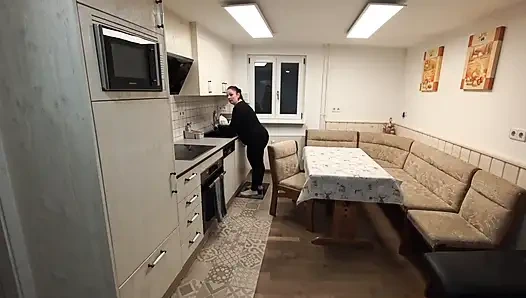 Büyükannenin evinde komşunun çocuklarıyla uğraşmak en iyisidir