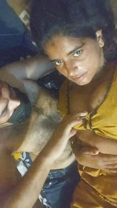 She goes live and she ask me fuck me live I fuck live chubby bhabhi
