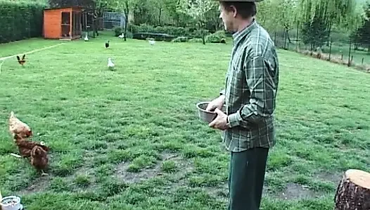 Ginger französische puppe gibt diesem geilen cowboy alle ihre löcher