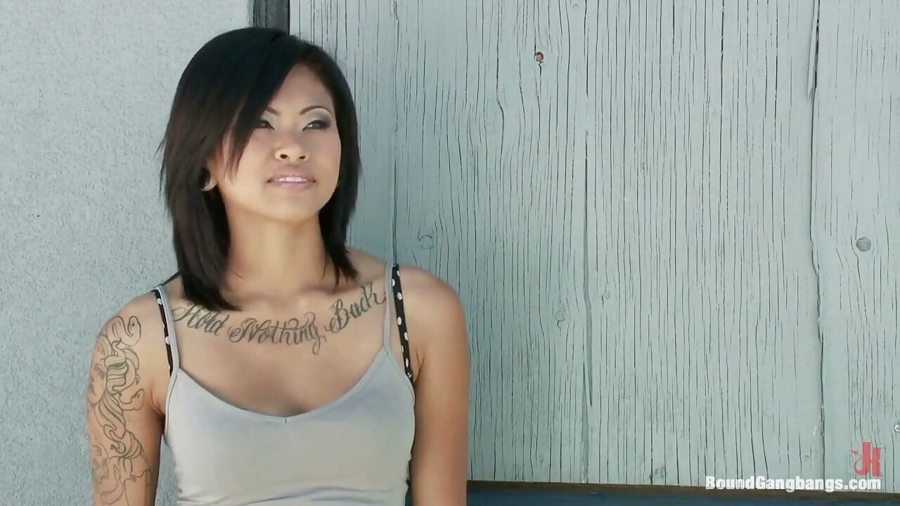 The Pledge: Iniciação da Irmandade com o primeiro gangbang de Krissie Dee