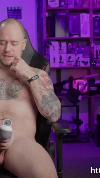 Stunning moment from "Leten Air Oral Masturbator review - with deepthroat sensor!"