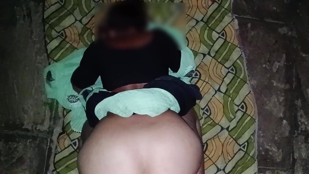 Devar ji, your stepbrother is outside, erase the itching of my ass, brother-in-law, I won't tell anyone, I want to fuck you