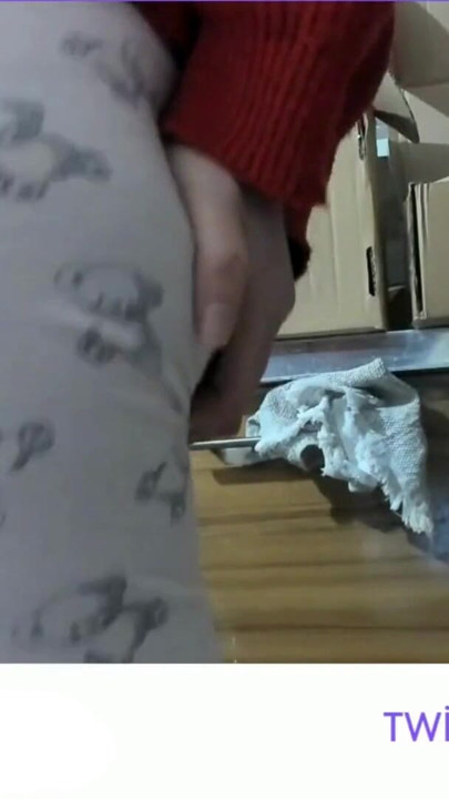 CAMELTOE- MASTURBATE WITH PAJAMAS- BIG ASS- RUBBING PUSSY WITH PAJAMAS | Clip 3