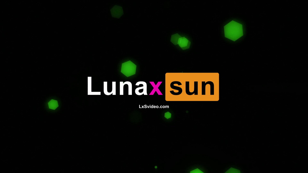 Look at me in the shower! Now - Luna Daily Vlog - LunaxSun