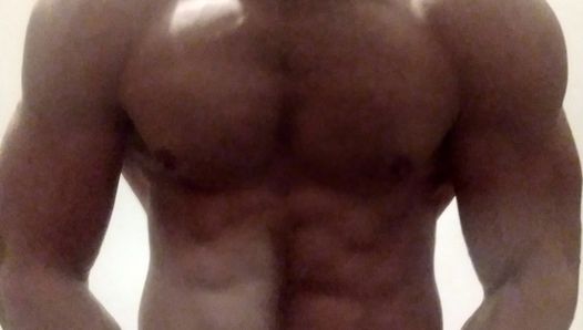 Adoración muscular desnuda