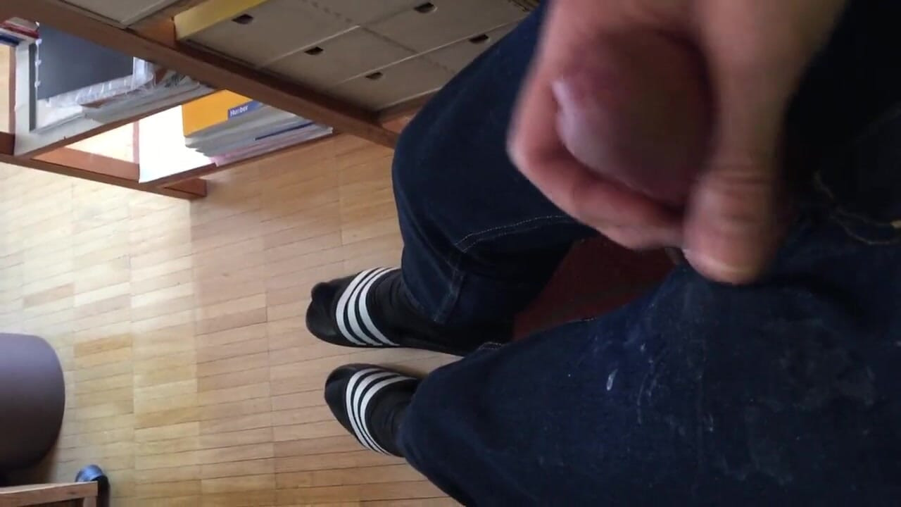 geil auf die Jeans gespritzt