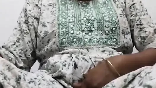 Mari kita lihat bagaimana Anda semua berhubungan seks dengan botol