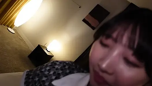 Istri manis. One kiss membuatnya berubah jadi liar