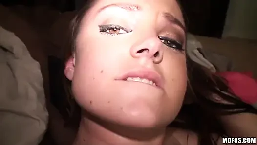 Lets try anal - Arianna sky zeigt ihre peirkung und nimmt es in den arsch