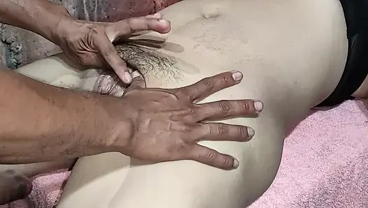 Die jungfräuliche Vagina meiner stiefschwester ist voll mit sperma drinnen in tamilischem indischem x video.