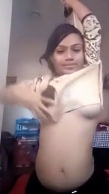 Desi girl masti will definitely be liked by all of you in the bathroom and the cock will stand up