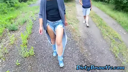Снимаю эту брюнетку для траха позже