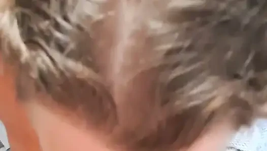 Er Fickt Mich, Während Meine Eltern Weg Sind