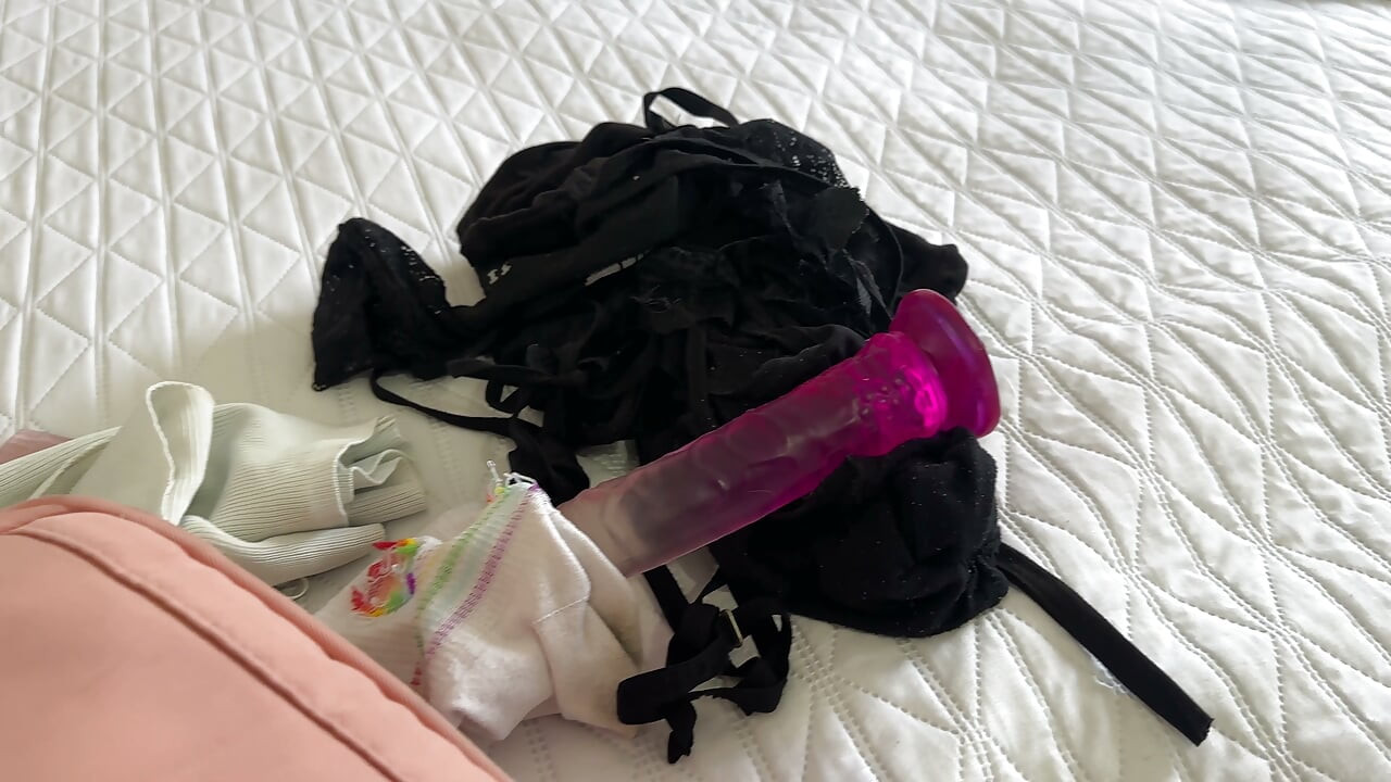 Why Are You Checking My Bag? I Found My Friend's Dildo in Her Suitcase and We Ended up Fucking in the Hotel