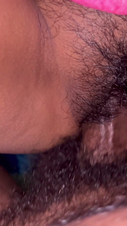 Hintli erkek arkadaş köyde hintli tarzında sert amcık sikişine gidiyor | Klip 1