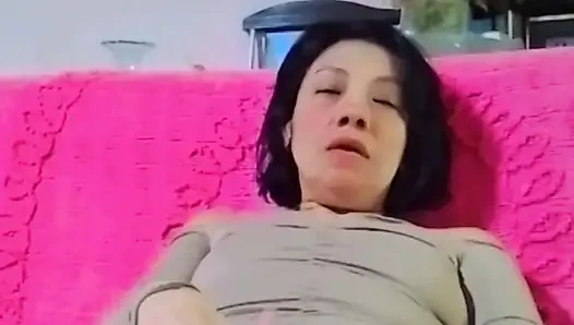 Ateşli bir sekreterle görüşmek ister misin? Dulceivanka'nın tadını çıkarın