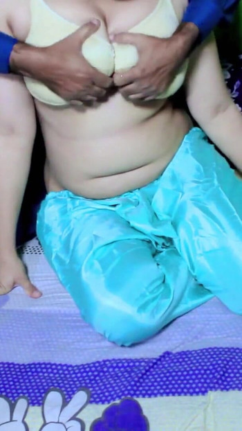 desi dost ki dulhan ki chudai choot mari dost ki dulhan ki | Clip 2