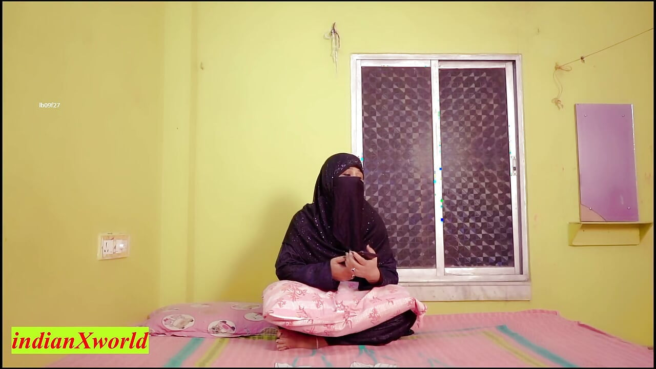 Indian Bengali Muslim wife Cheating Sex with Old Devar! Hot Sex