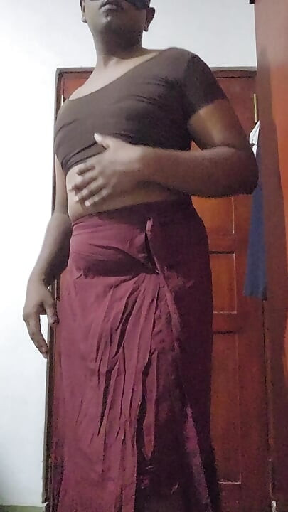 Sri Lankan Sissy Girl Ash Perera Showing Her Body