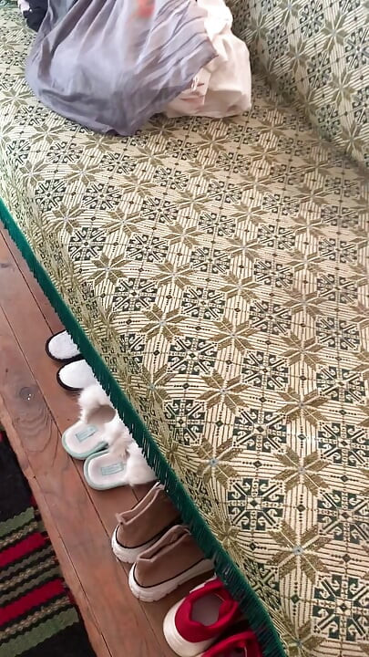 朝の甘い足と胸