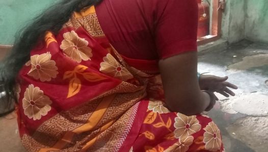 Desi Kerala tante geeft pijpbeurt aan stiefoom