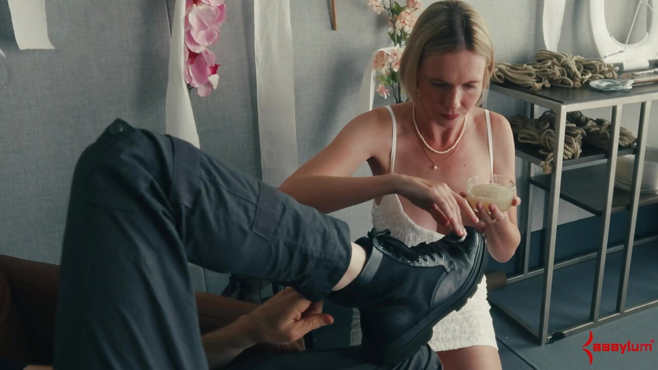 Depraved PAWG Rebel Rhyder slurps huge volume of saved-up cum off boots, ass, and floor