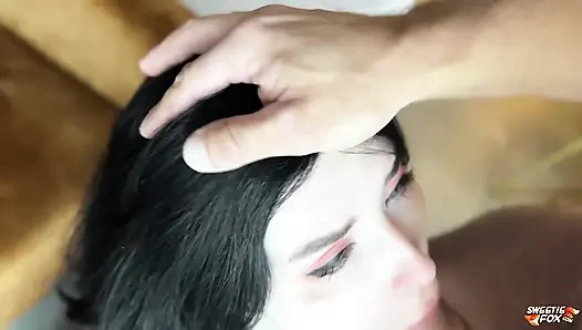 Saftige schönheit bekommt nach heißem hartem sex und tiefem blowjob pOV viel sperma in den mund