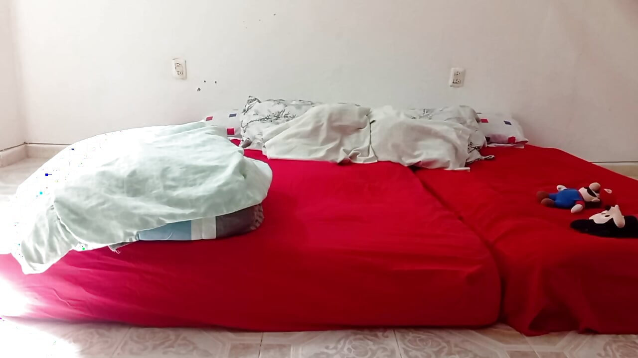 Meksička svekrva čisti gostinjsku sobu u tangama 4