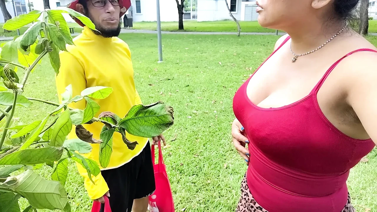 Seeking Sausage: Lost Man Asks Nature Lover For Directions And Gets A Wild Home Surprise
