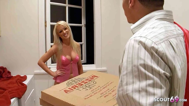 Young Sexy Wife Diana tricked the Big Dick Pizza Boy to Cheating Fuck