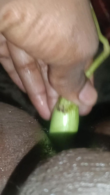 Main bare aakar se khush hoon