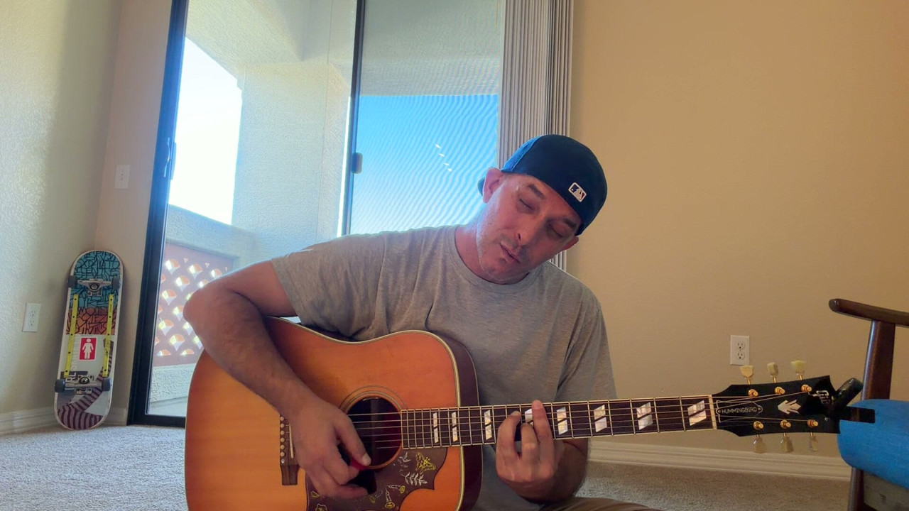 Duke Silver sings Dreams