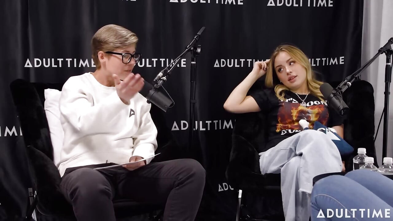 Gizelle Blanco & Anna Claire Clouds Feromones, forfecare, & Bush | Podcast pentru adulți